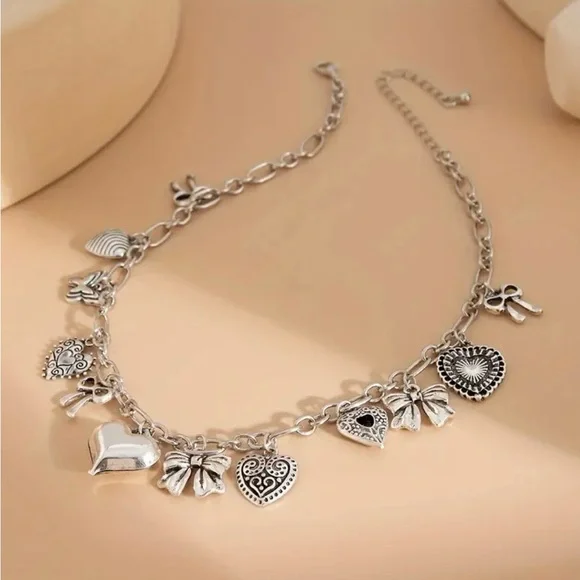 Chunky Heart Charm Necklace; Silver Color Heart Link Chain Valentine's Day - Picture 2 of 3